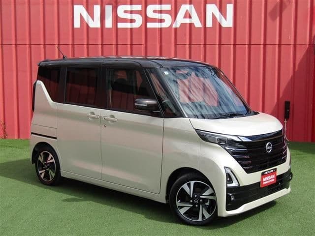 NISSAN