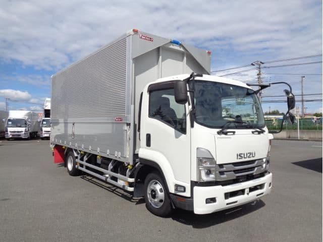 ISUZU