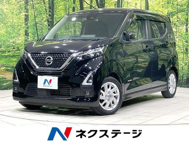 NISSAN