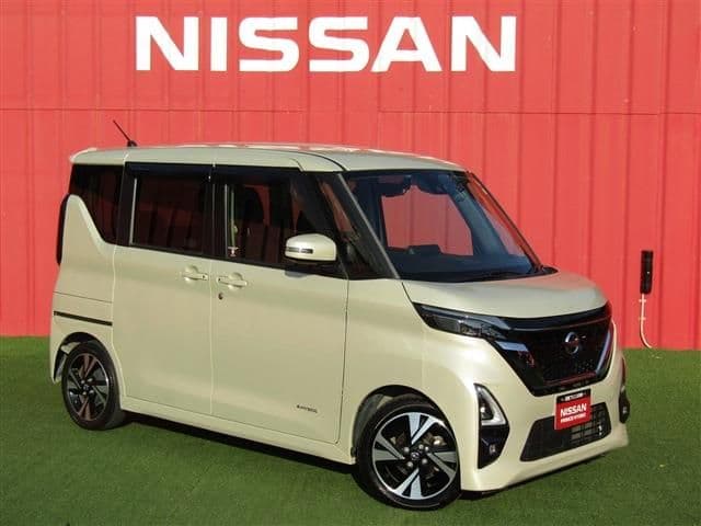 NISSAN