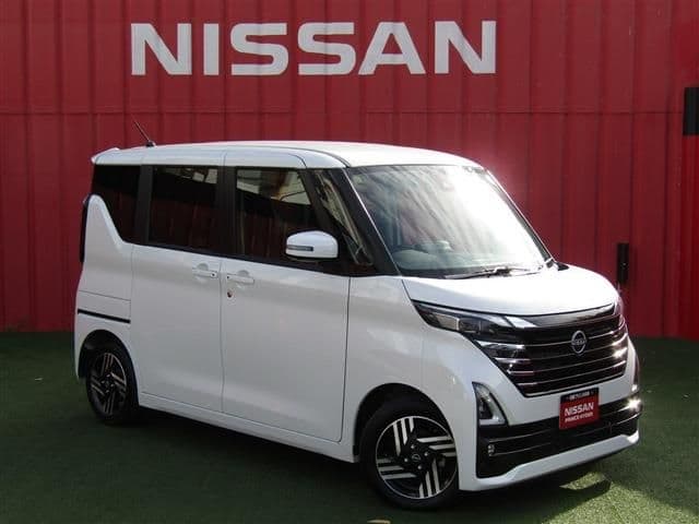 NISSAN