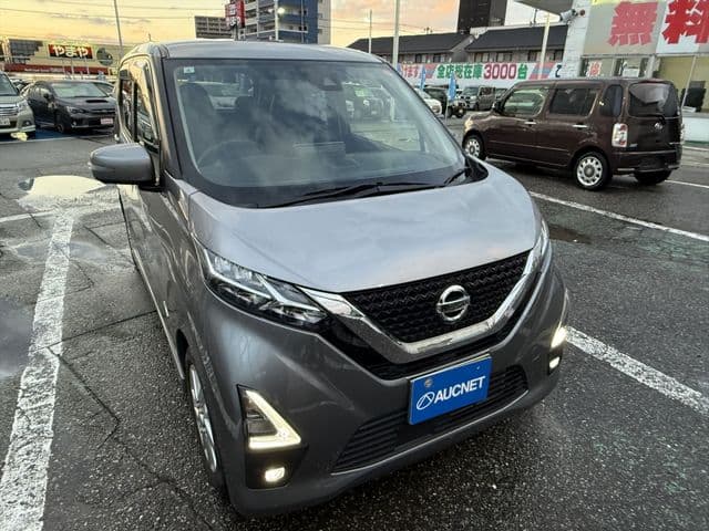 NISSAN