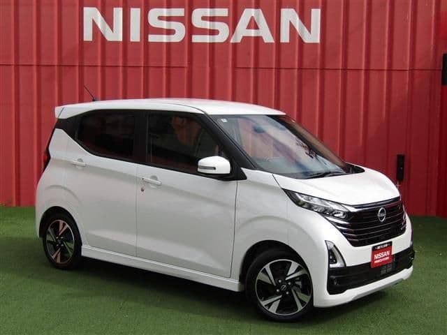 NISSAN