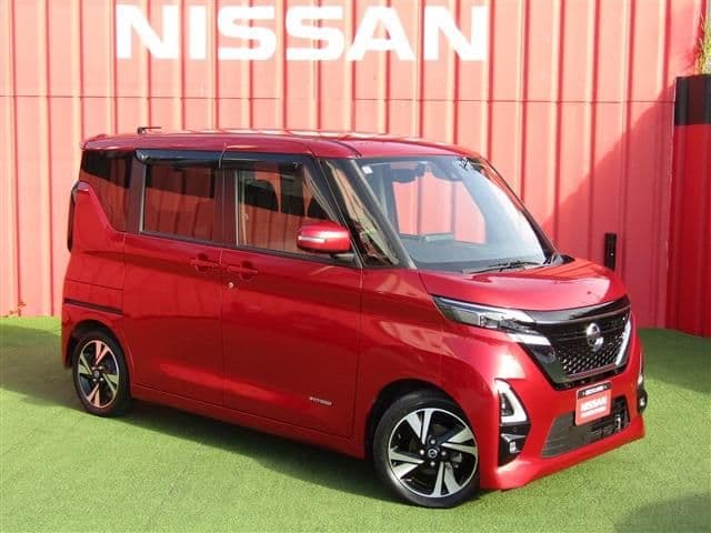 NISSAN