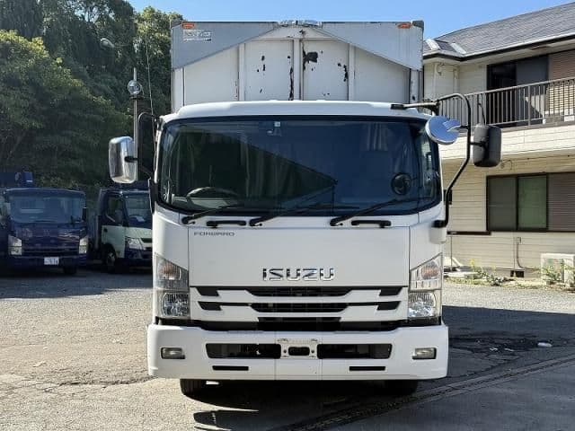 ISUZU