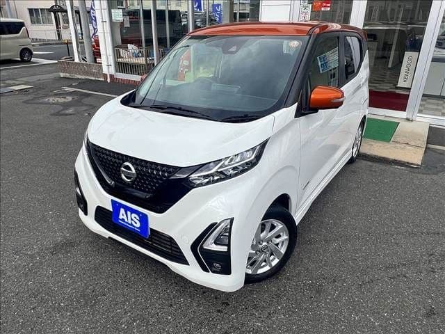 NISSAN