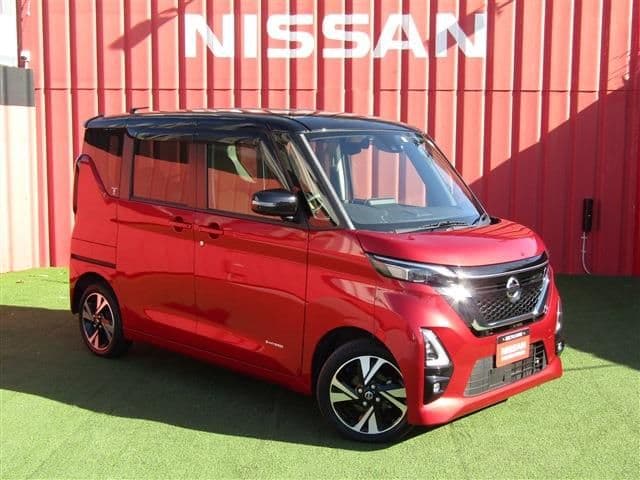 NISSAN