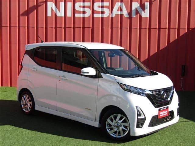 NISSAN