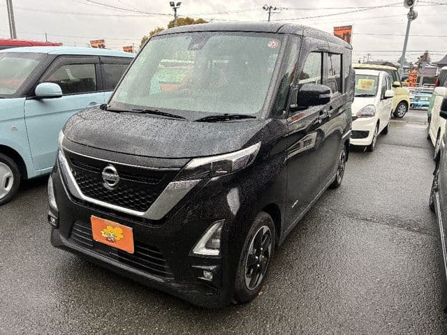 NISSAN