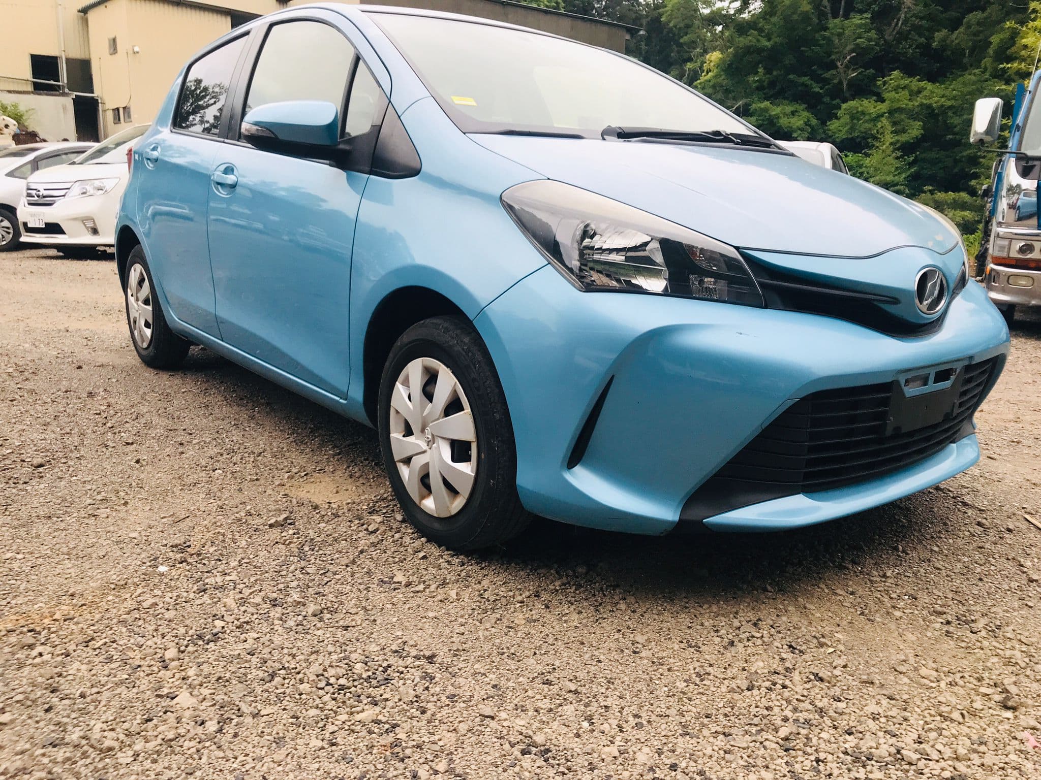TOYOTA VITZ 