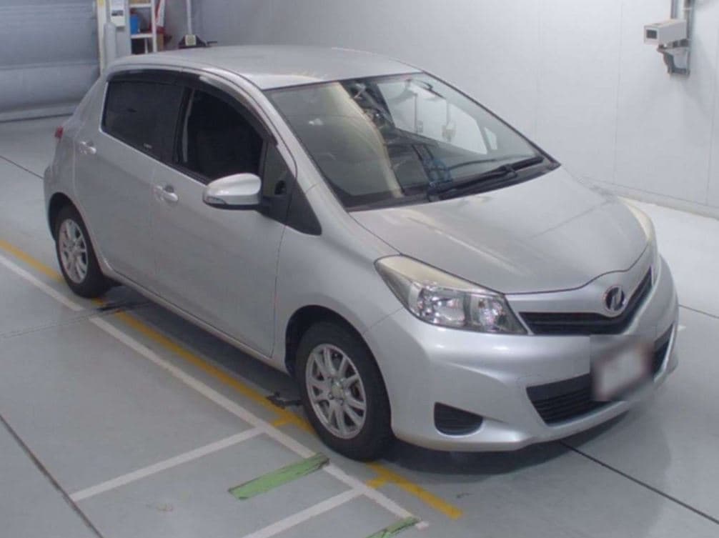 TOYOTA VITZ 