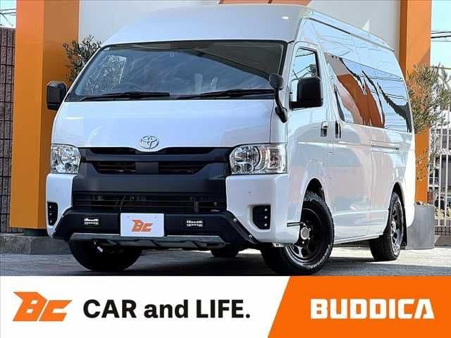 TOYOTA HIACE COMMUTER