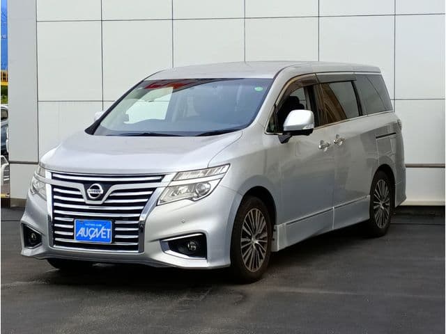 NISSAN ELGRAND 4WD