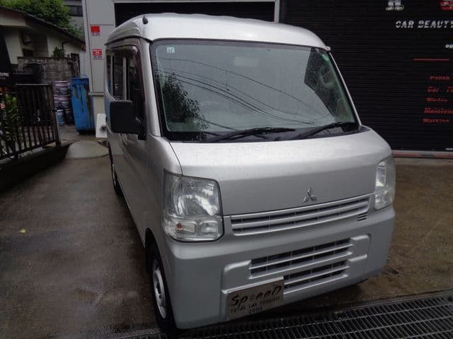 MITSUBISHI MINICAB van
