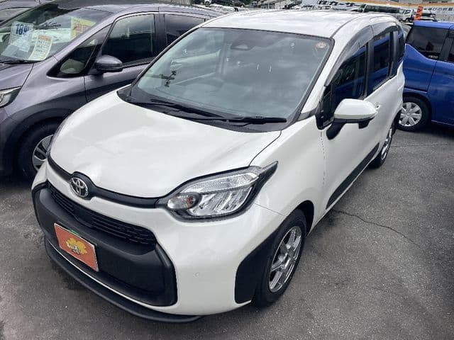 TOYOTA SIENTA HYBRID