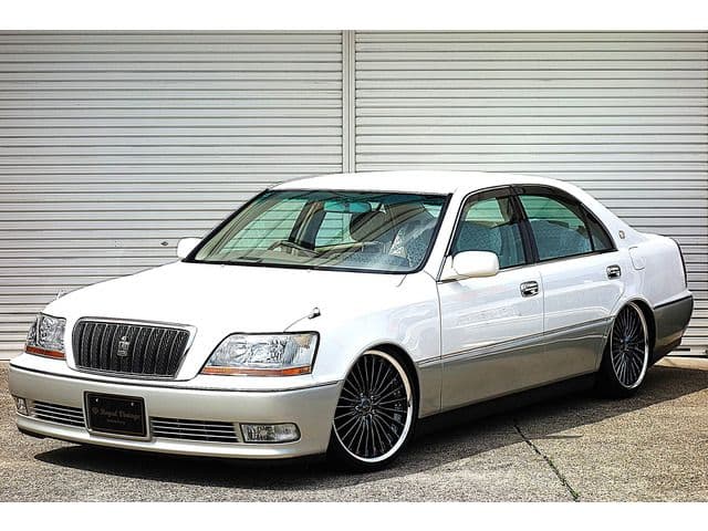 TOYOTA CROWN MAJESTA