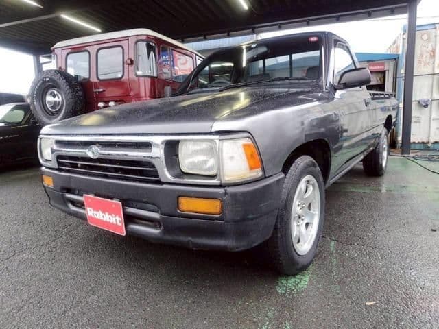 TOYOTA HILUX 2WD