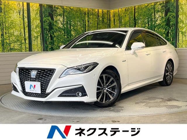 TOYOTA CROWN sedan hybrid