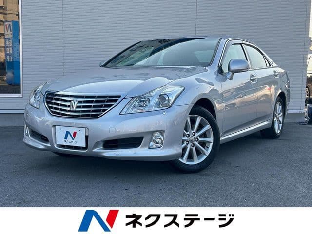 TOYOTA CROWN sedan