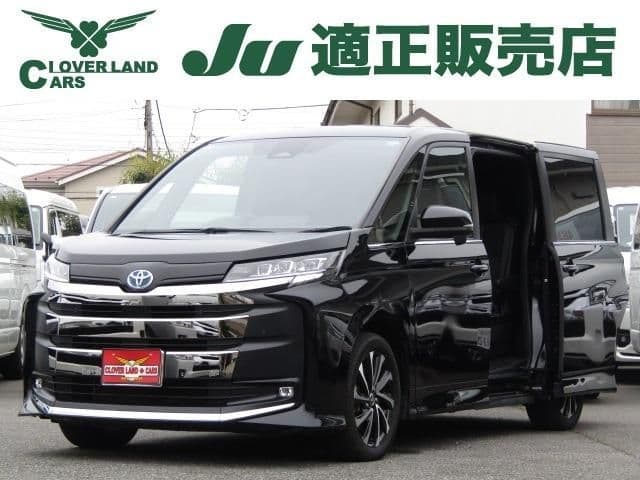 TOYOTA NOAH HYBRID 4WD