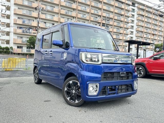 TOYOTA PIXIS MEGA