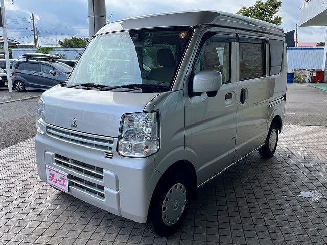 MITSUBISHI MINICAB van