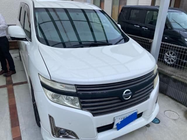 NISSAN ELGRAND