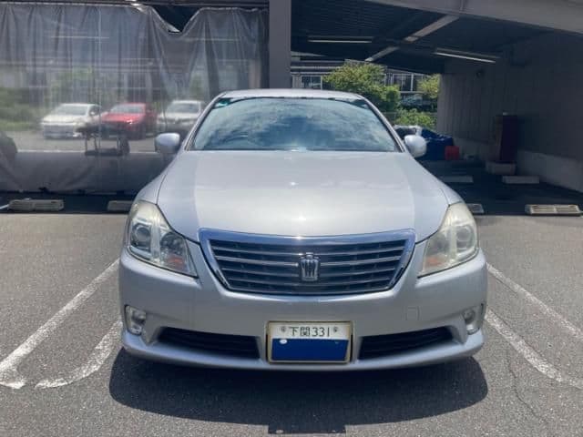 TOYOTA CROWN sedan