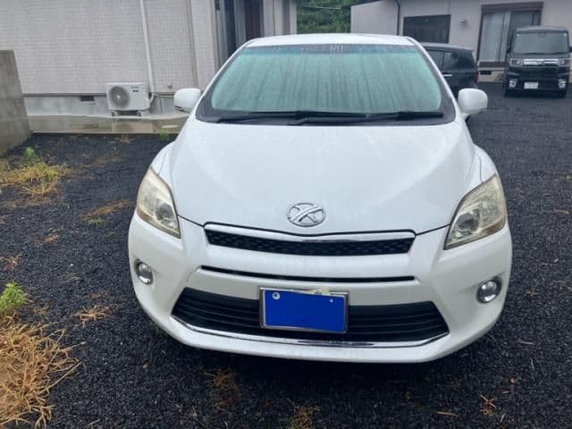 TOYOTA MARK X ZIO