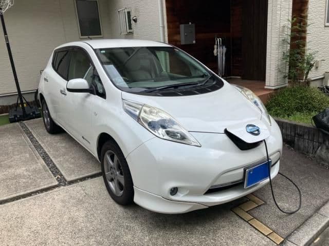 NISSAN LEAF