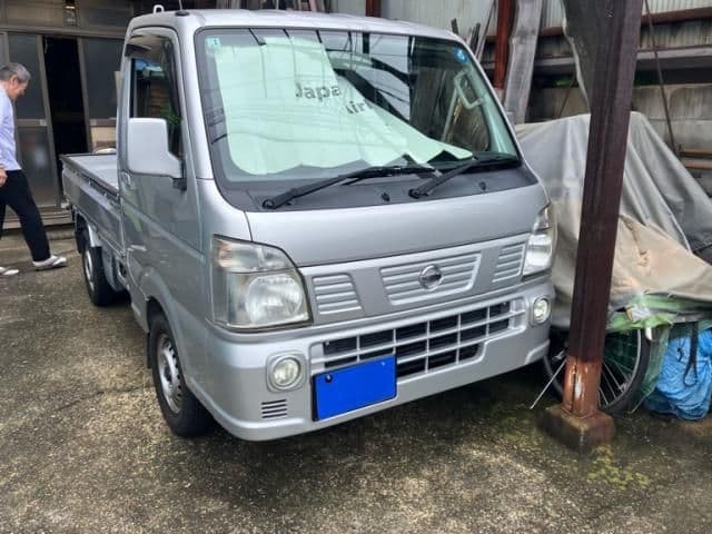NISSAN NT100 CLIPPER 4WD