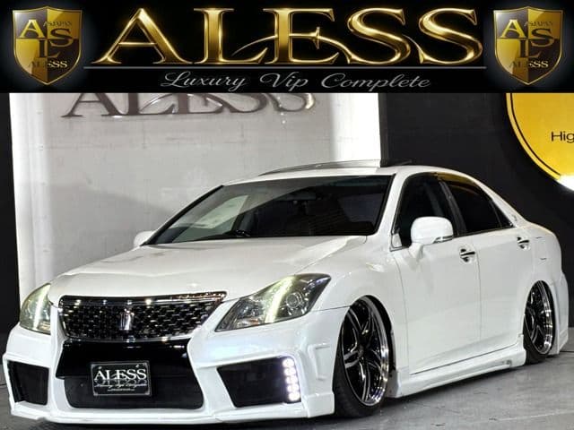 TOYOTA CROWN sedan