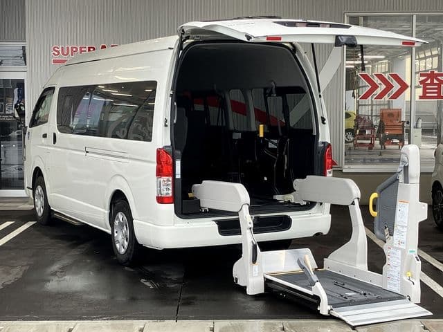 TOYOTA REGIUSACE van 4WD