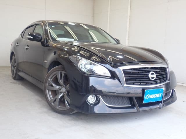 NISSAN FUGA