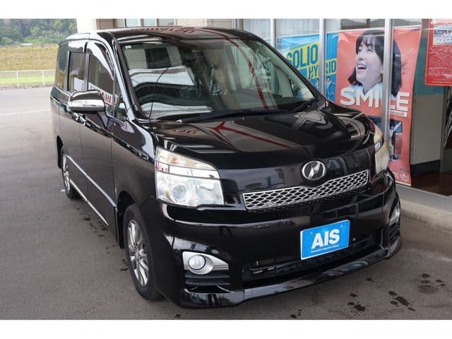 TOYOTA VOXY 4WD