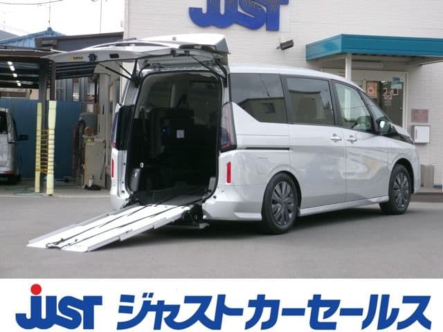 NISSAN SERENA WG