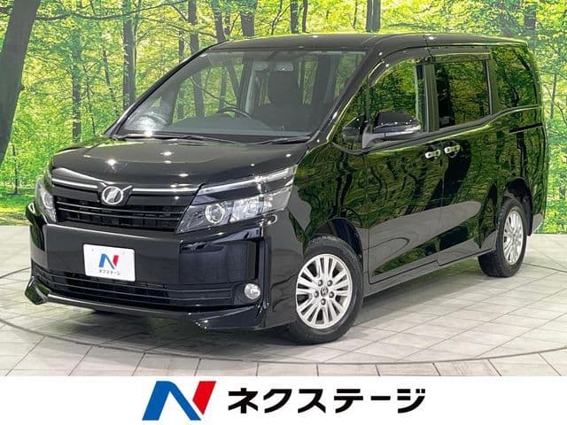 TOYOTA VOXY 4WD