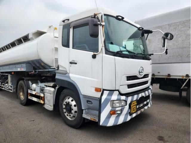 NISSAN DIESEL Quon