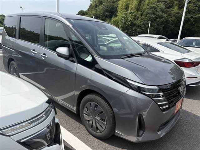 NISSAN SERENA WG
