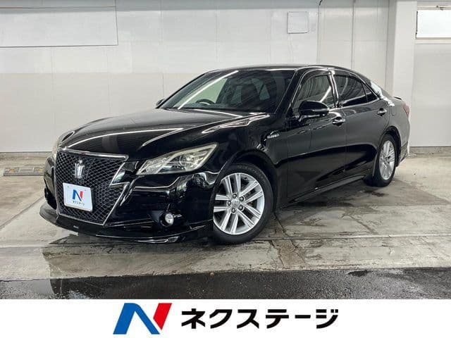 TOYOTA CROWN sedan hybrid