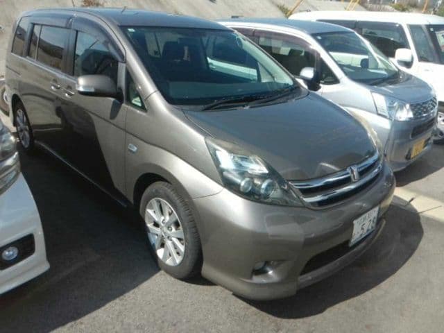 TOYOTA Isis