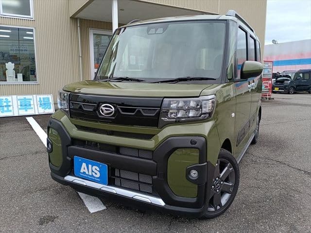 DAIHATSU TANTO FAN CROSS