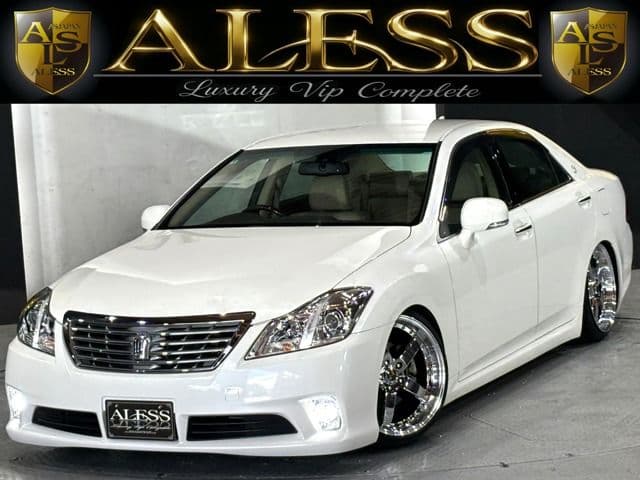 TOYOTA CROWN sedan