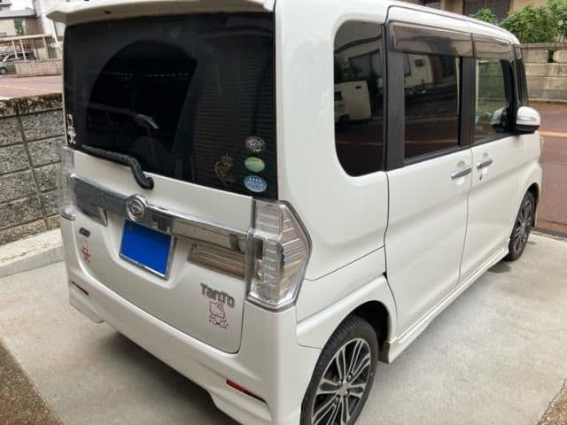 DAIHATSU TANTO CUSTOM 4WD