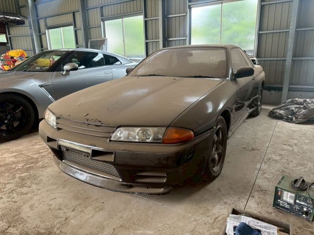 NISSAN SKYLINE GT-R
