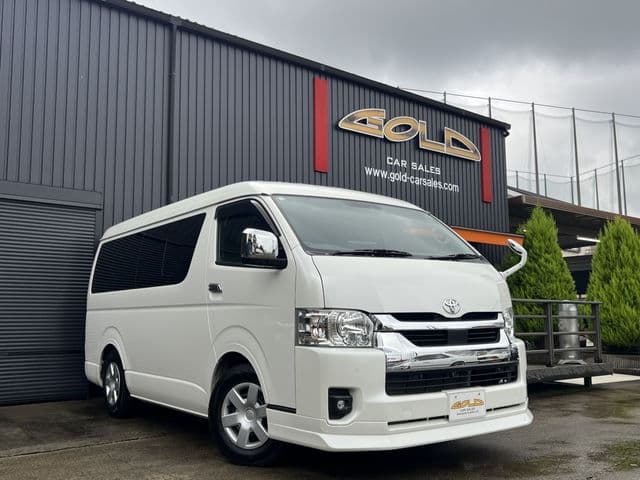 TOYOTA HIACE wagon 4WD