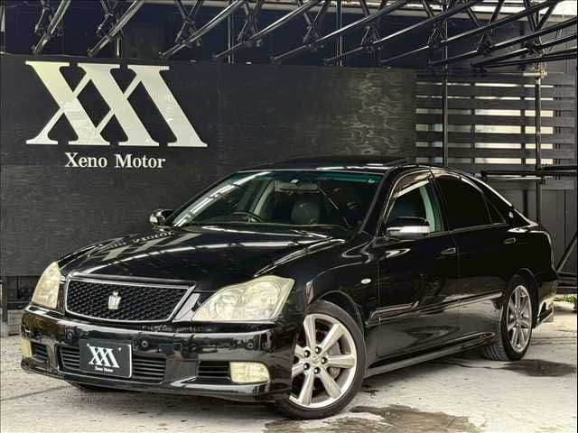 TOYOTA CROWN sedan
