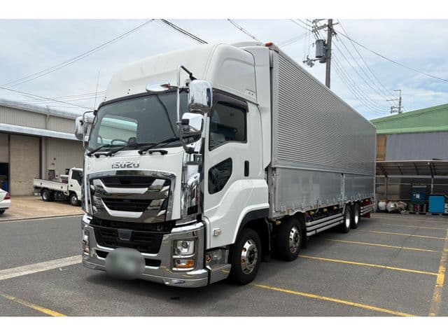 ISUZU GIGA