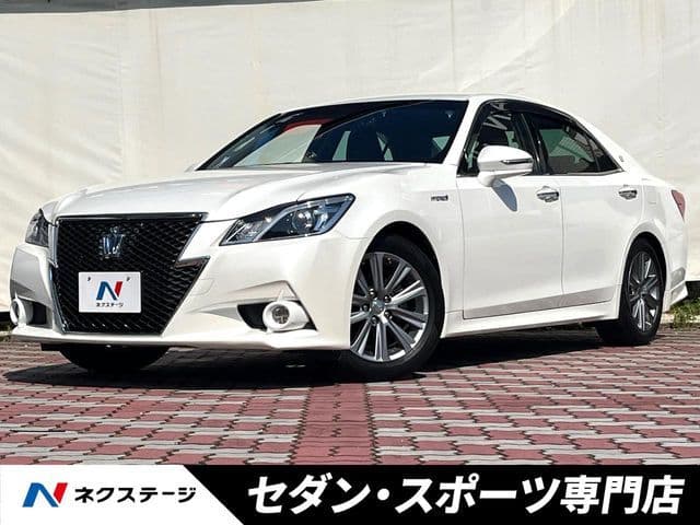 TOYOTA CROWN sedan hybrid