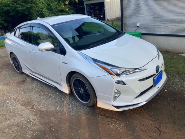 TOYOTA PRIUS